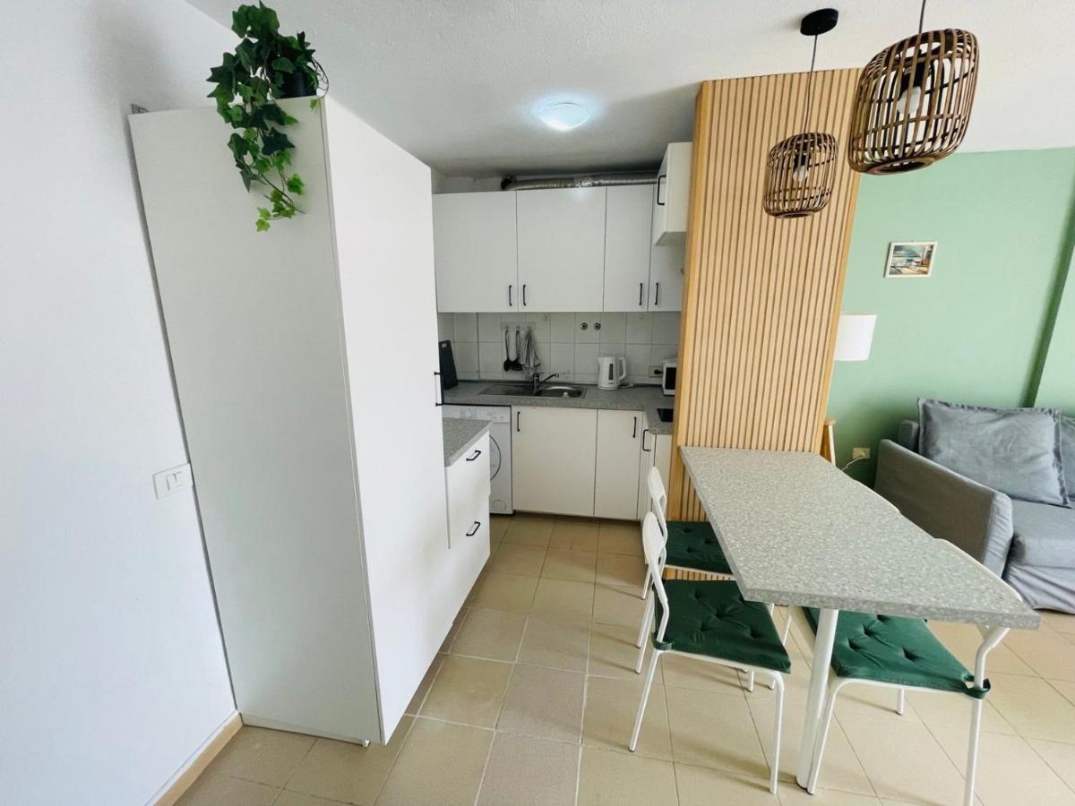 Alondras Park Mialsoma Apartment Arona  Extérieur photo
