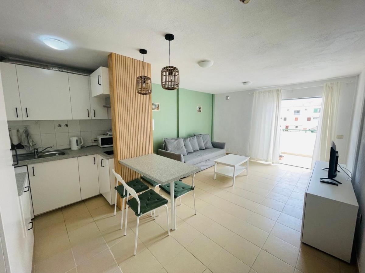 Alondras Park Mialsoma Apartment Arona  Extérieur photo