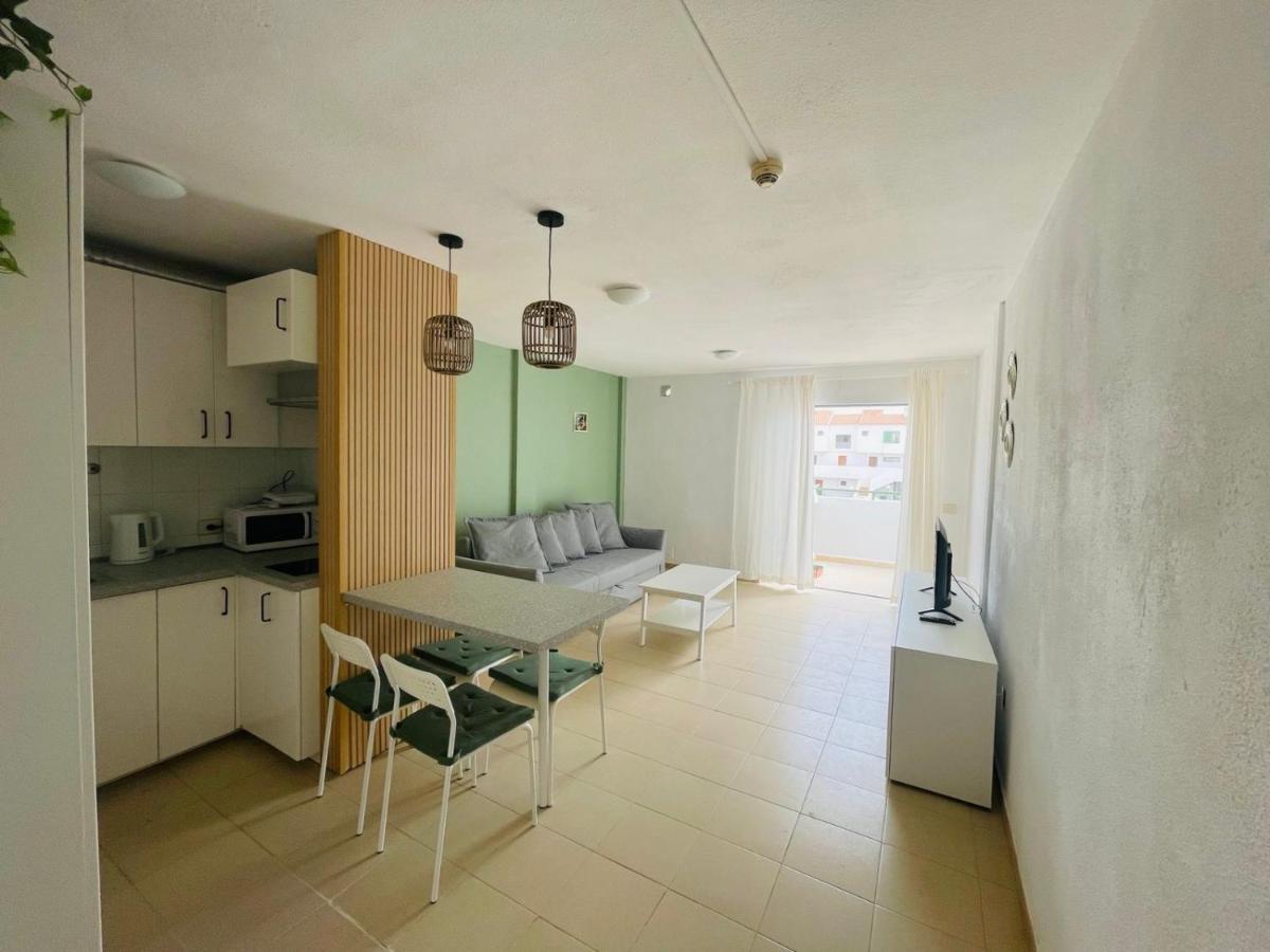 Alondras Park Mialsoma Apartment Arona  Extérieur photo