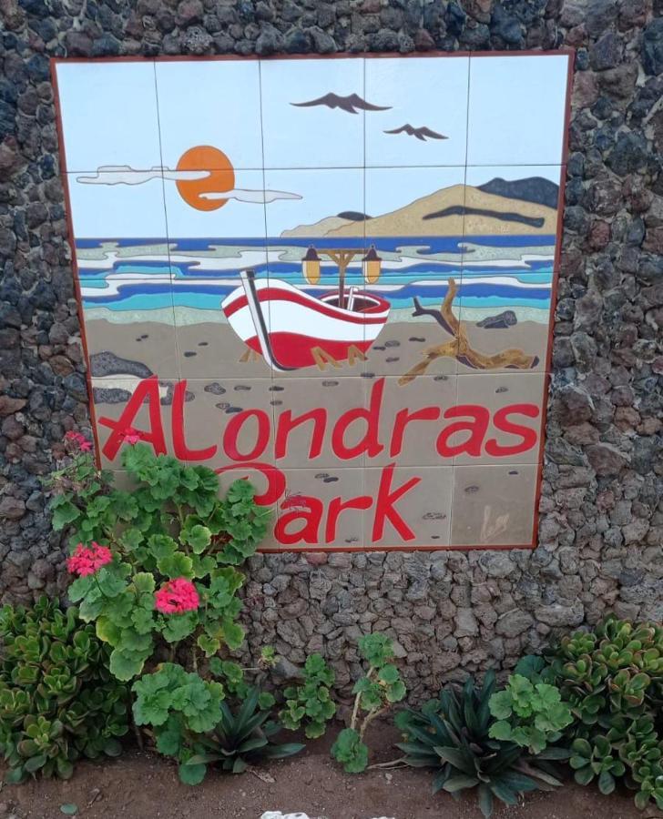 Alondras Park Mialsoma Apartment Arona  Extérieur photo